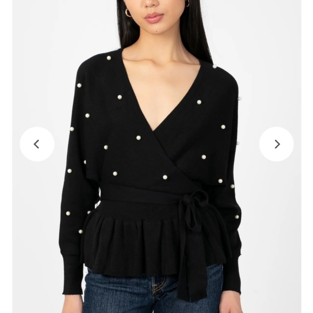 Black Top With White Pearls - Picture 2 of 4